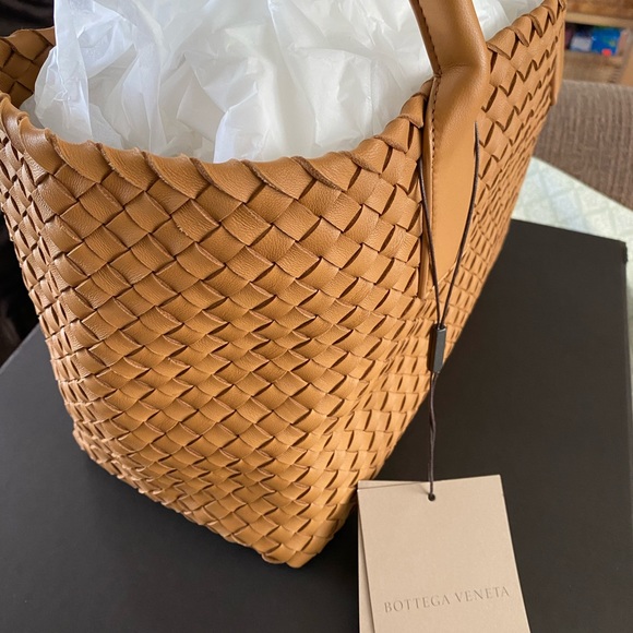 Bottega Veneta Handbags - Bottega Veneta Small Cabat Tote in Caramel